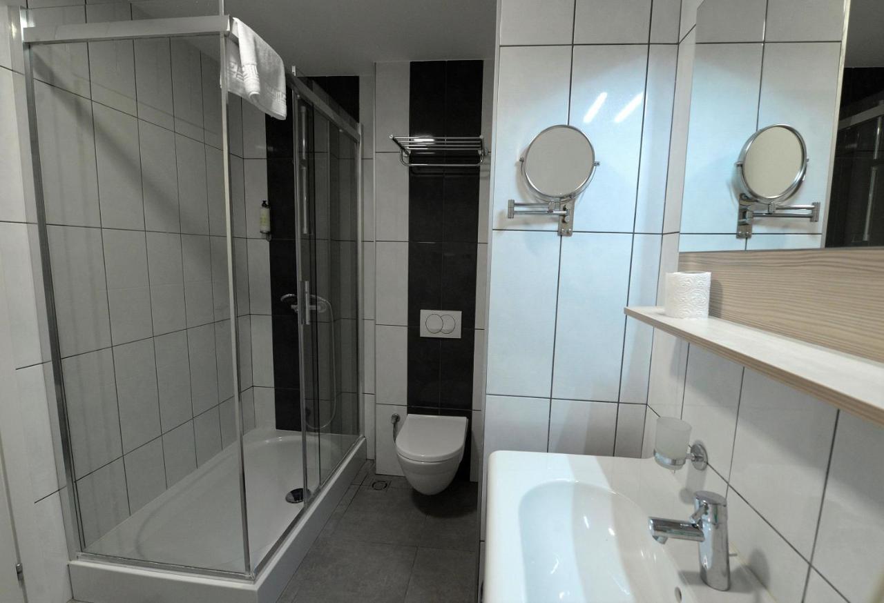 Diva Capitol Luxury Apartment Skopje Luaran gambar